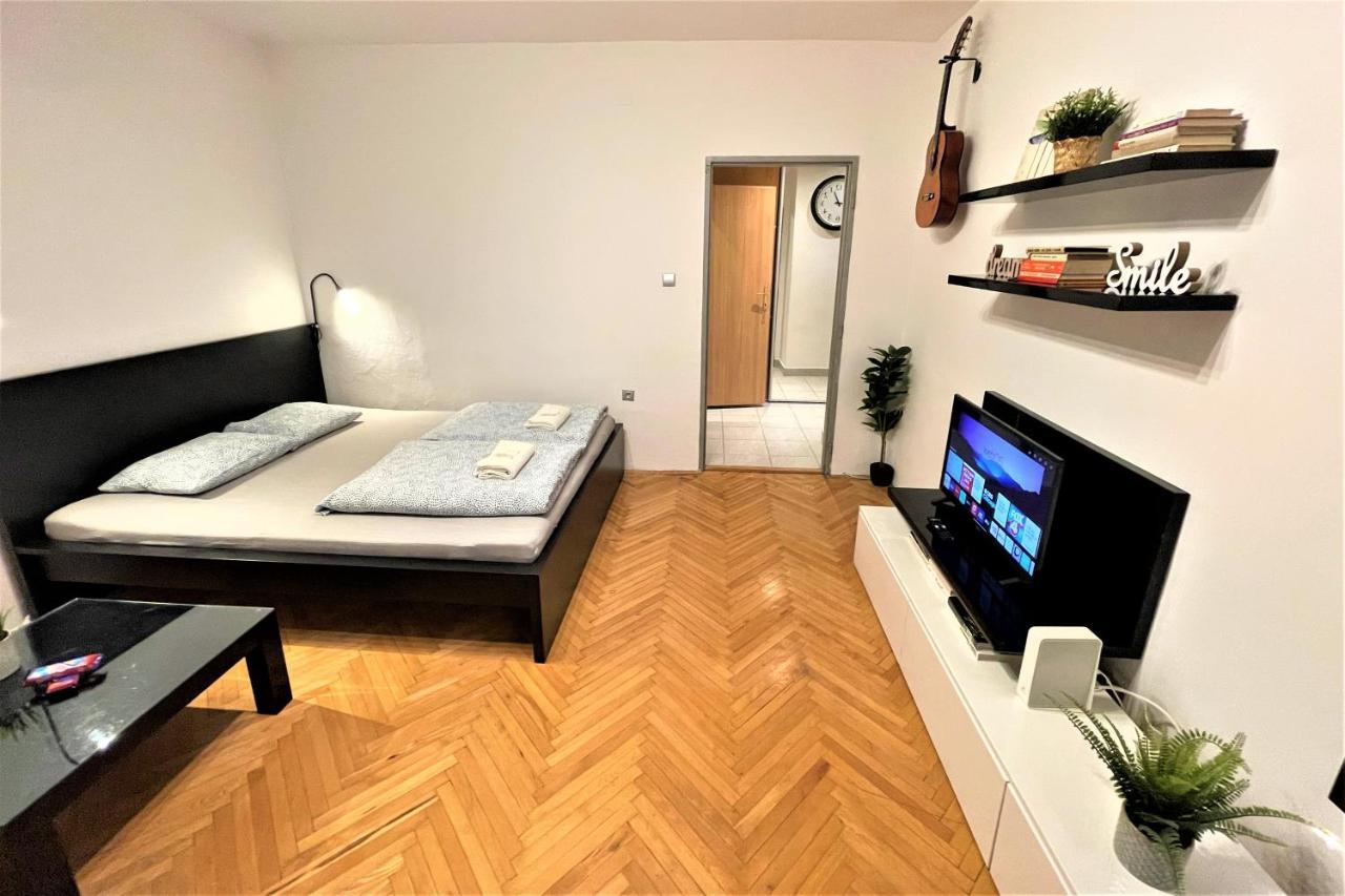 Apartment Helen - Old Town, Ac Bratislava Exterior photo
