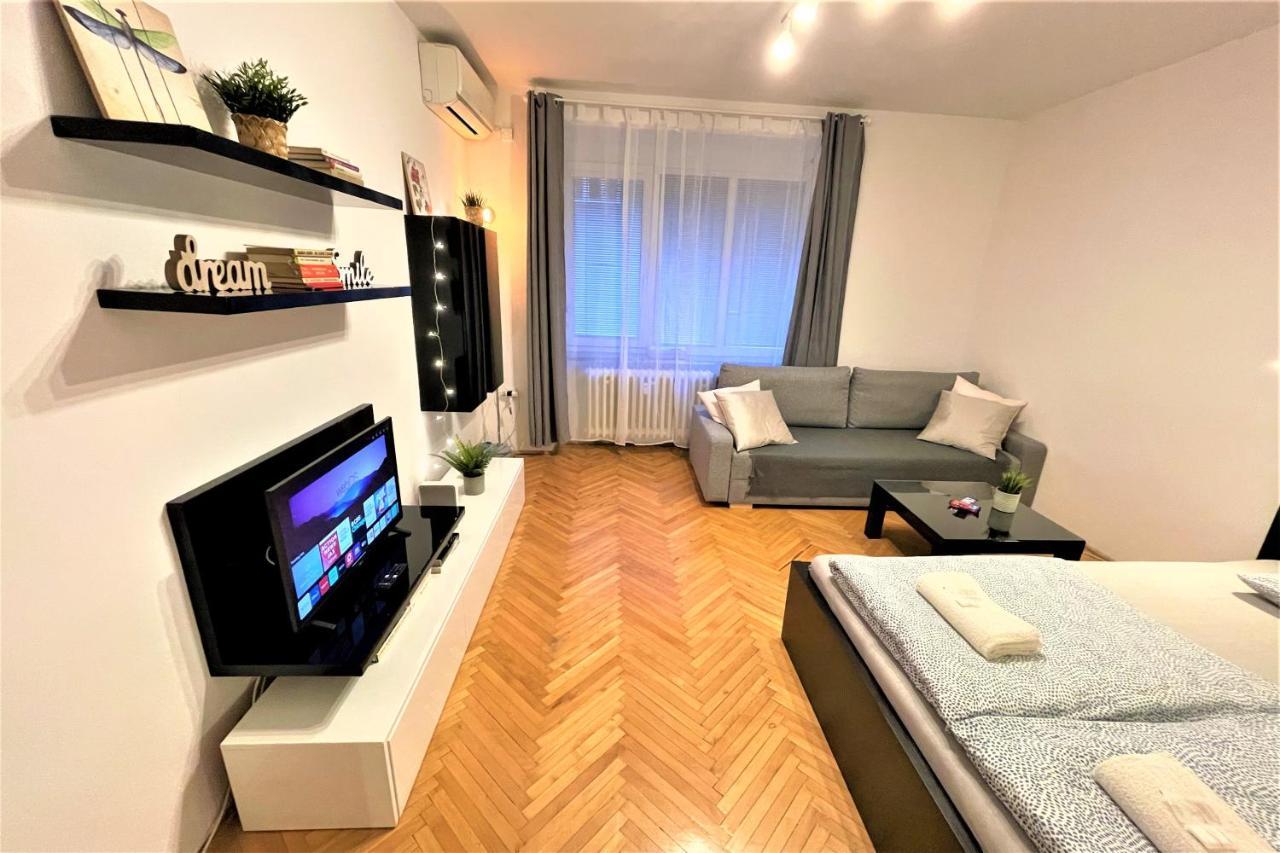 Apartment Helen - Old Town, Ac Bratislava Exterior photo